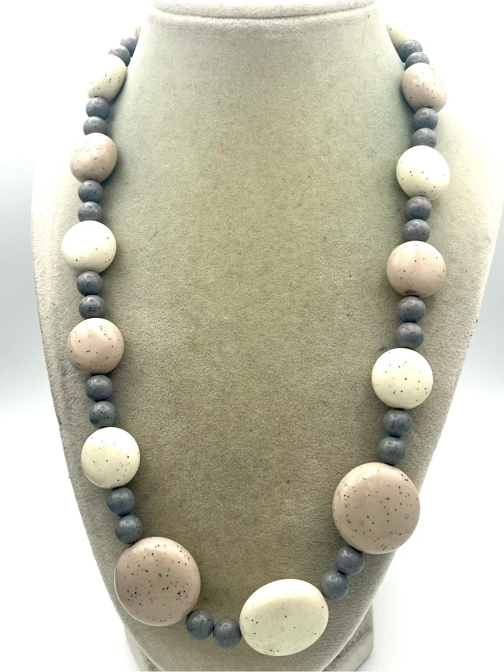 Vintage Avon “Sand Pebbles” Speckled Bead Necklace Cream, Taupe, and Gray. 22 in